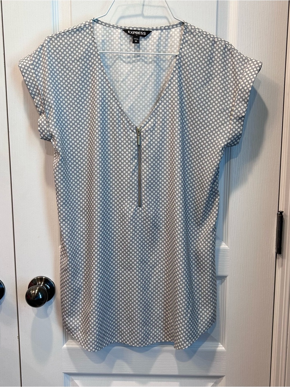 Express Slate Blue Polka Dot V-Neck Half Zip Short Sleeve Blouse Tunic Medium